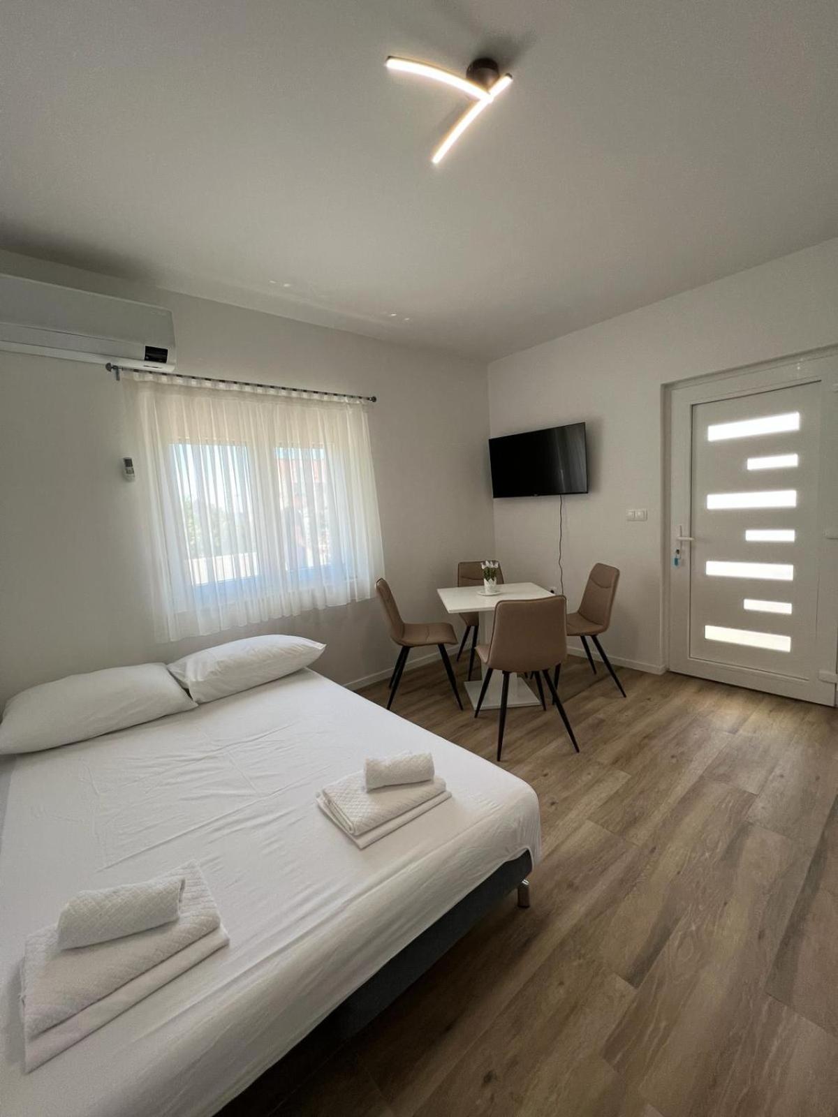 Apartments Mamma Mia Orebić Esterno foto